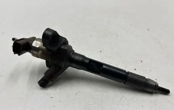 Mazda 6 Fuel injector R2AA13H50 001103M5161