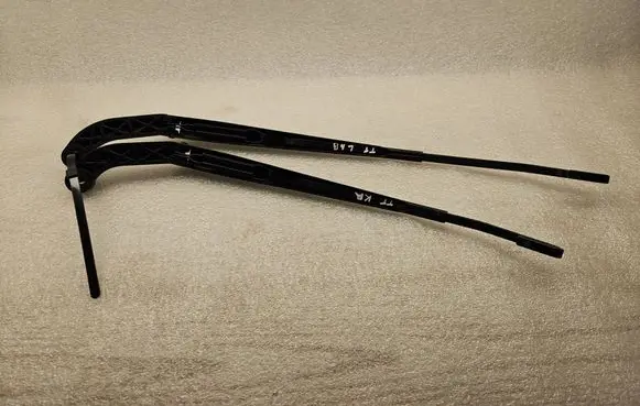 Audi TT Mk1 Front wiper blade arm 8N1955408A 8N1955407A