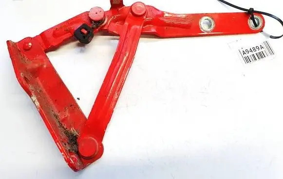 Engine bonnet/hood hinges