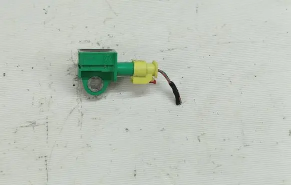 Volkswagen Golf VI Airbag deployment crash/impact sensor 5K0959351 5WK44000