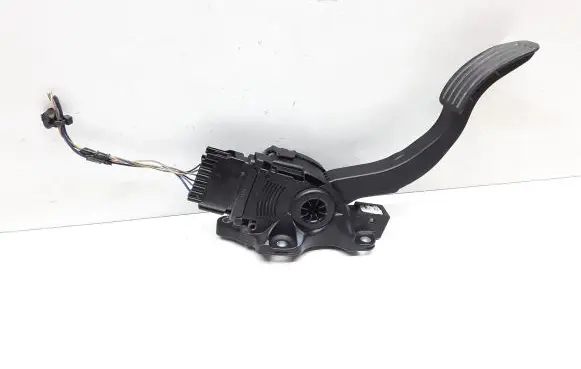 Volvo V70 Accelerator throttle pedal 6G929F836BD