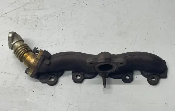 Opel Insignia A Exhaust manifold 55580744 55599945