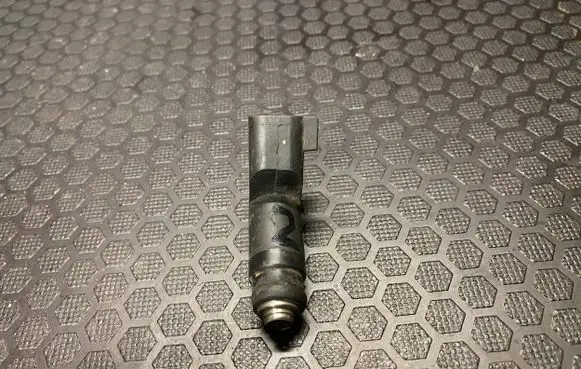 Chrysler 300M Fuel injector 04591308