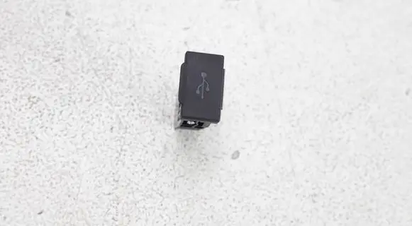 Mitsubishi Outlander USB socket connector K149111