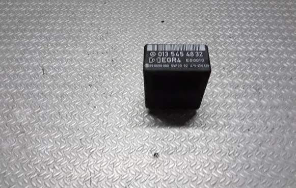Mercedes-Benz Vito Viano W638 Other relay 0135454832