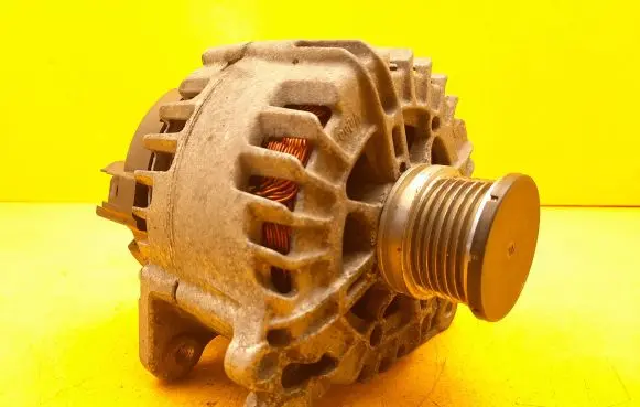 Volkswagen Amarok Generator/alternator 03L903023P