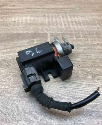 Volkswagen PASSAT B4 Turbo solenoid valve 72290810