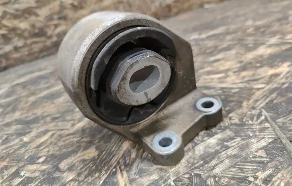 Land Rover Discovery 4 - LR4 Gearbox mount 4618099231