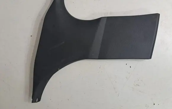 (B) pillar trim (bottom)