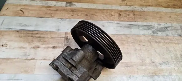 Mazda 2 Power steering pump