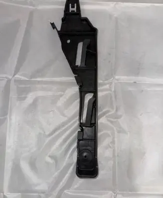 Porsche Cayenne (92A) Front bumper mounting bracket 7P5807050
