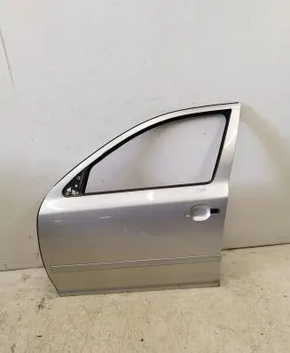 Skoda Octavia Mk2 (1Z) Front door