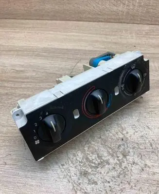 Peugeot 306 Climate control unit 601967M