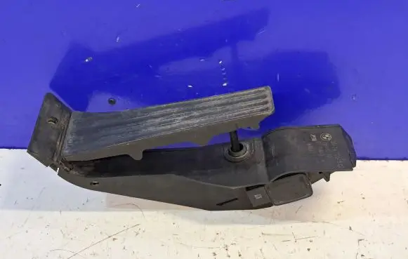BMW 5 E60 E61 Accelerator throttle pedal 25916010