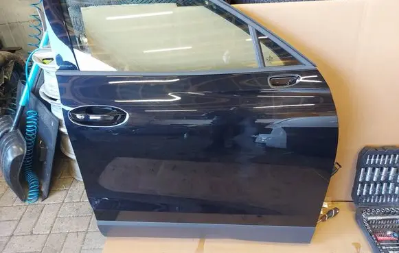 Volkswagen Tiguan Front door 