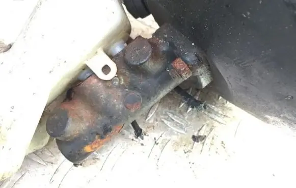 Mercedes-Benz A W168 Master brake cylinder