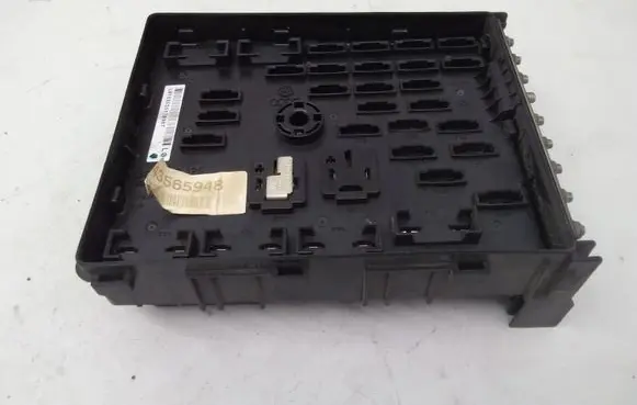 Volkswagen PASSAT B6 Fuse module 3C0937125