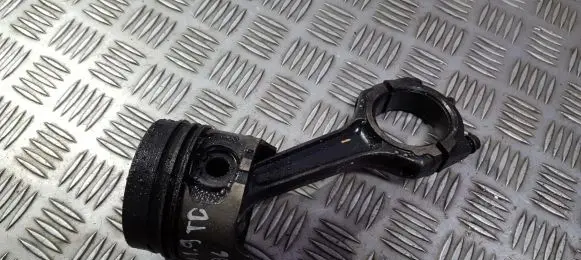 Renault Megane I Piston with connecting rod