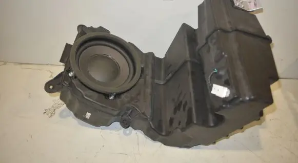 Lexus RX 450H Subwoofer speaker 861600WM10