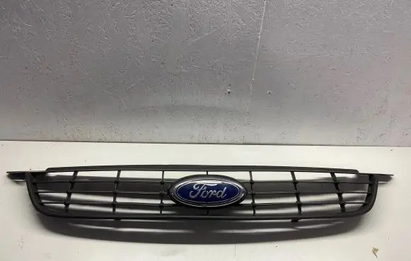 Ford Focus Front bumper upper radiator grill 8M518200BE