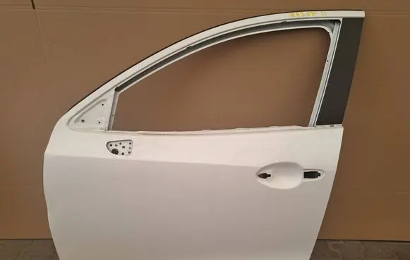 Mazda 2 Front door D09L59010