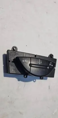 Mercedes-Benz E W211 Parking (PDC) sensor switch 2118217058 03751202Q2