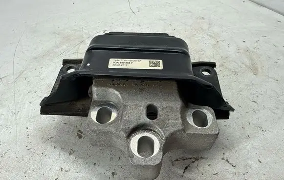 Audi Q3 F3 Engine mount bracket 5QA199555F 30032019 X447TV1H3500YS