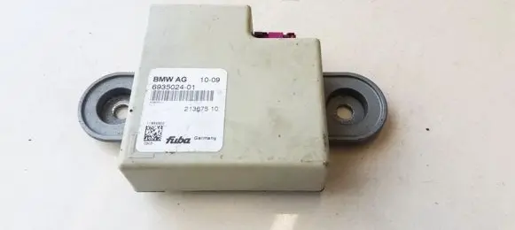 BMW 5 E60 E61 Antenna control unit 693502401 21367510