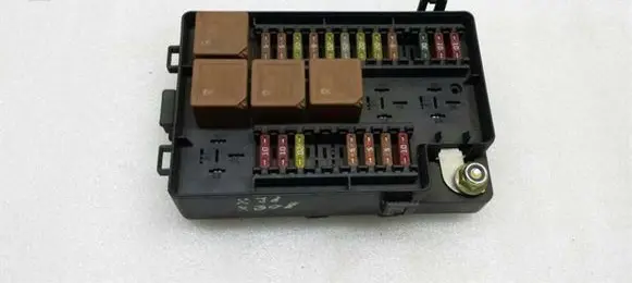 Jaguar XJ X308 Fuse module LNF2822AB