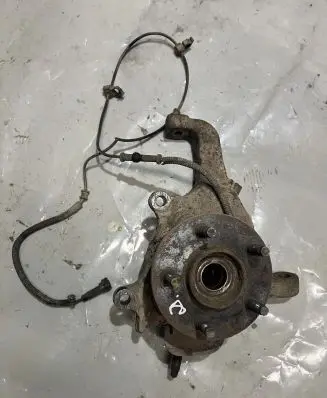 Jeep Cherokee III KJ Front wheel hub spindle knuckle