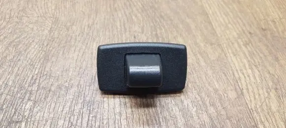 Sun visor clip/hook/bracket