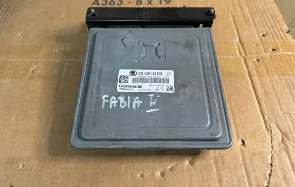 Skoda Octavia Mk2 (1Z) Engine control unit/module 03L906023DM 5WP42863AA
