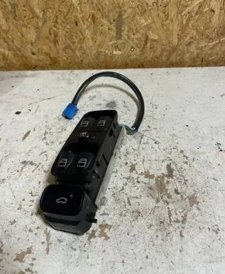 Mercedes-Benz C W203 Electric window control switch A2038210679 501955