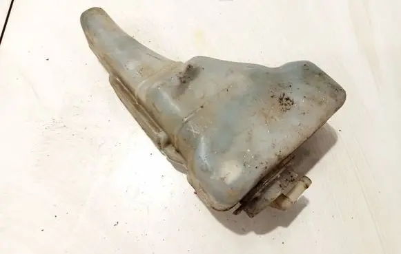 Windshield washer fluid reservoir/tank
