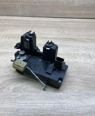 Opel Signum Rear door lock 13157758 LEFTSIDE