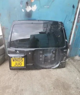 Mitsubishi Pajero Tailgate/trunk/boot lid