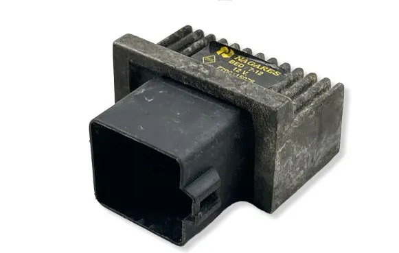 Renault Megane I Glow plug pre-heat relay 7700115078