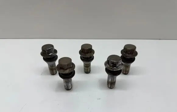 Volvo XC60 Nuts/bolts 