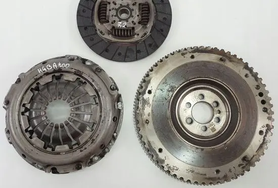 Nissan Micra K14 Clutch set kit 302101221R