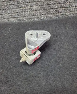 BMW 5 G30 G31 G38 Muffler mount bracket/holder 8683822 8632096