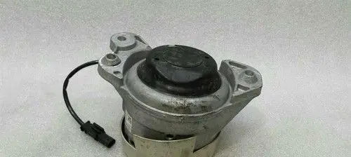 Mercedes-Benz E W238 Engine mount bracket A2382401200