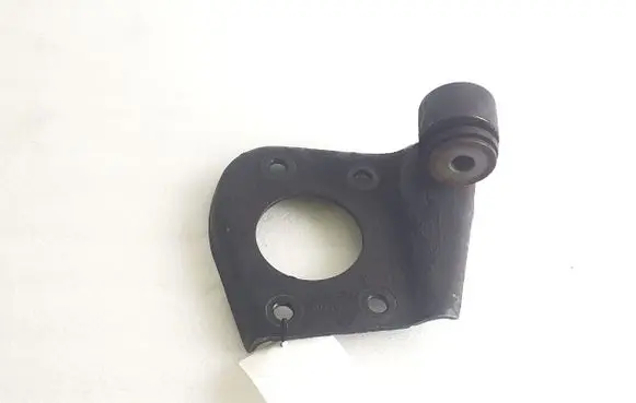 Hummer H3 Front differential bracket 40028902