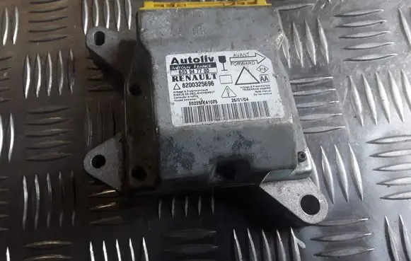 Renault Laguna II Airbag control unit/module 603947700 8200325696
