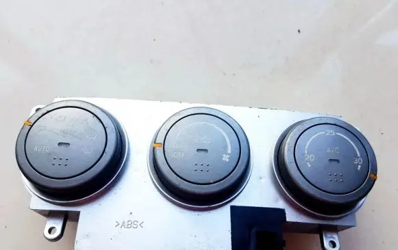 Subaru Impreza II Climate control unit 72311FE080