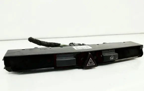 Opel Astra H Hazard light switch 13100105 03758075