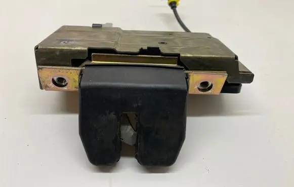 Volvo XC90 Tailgate/trunk/boot lock/catch/latch 30753479