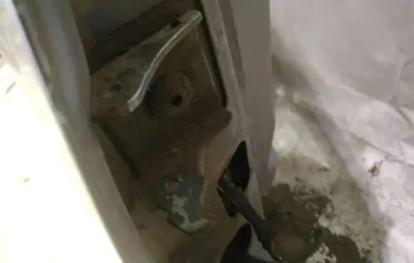 Front door upper hinge