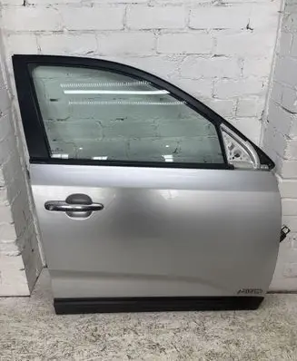 KIA Sorento Front door