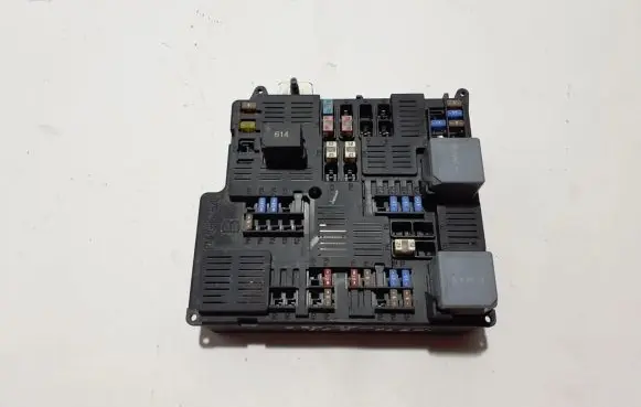 Volvo S90, V90 Fuse module 32212299