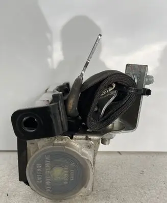 Nissan Navara D40 Middle seatbelt (rear) G087602